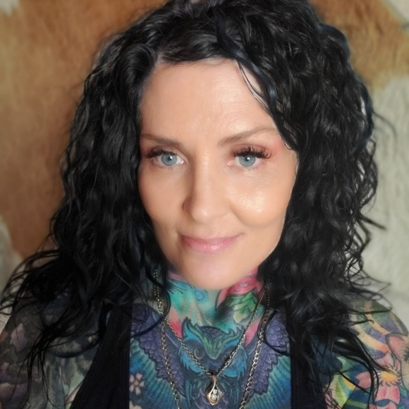 Meet your Posher, Jamie - Picture 2 of 2